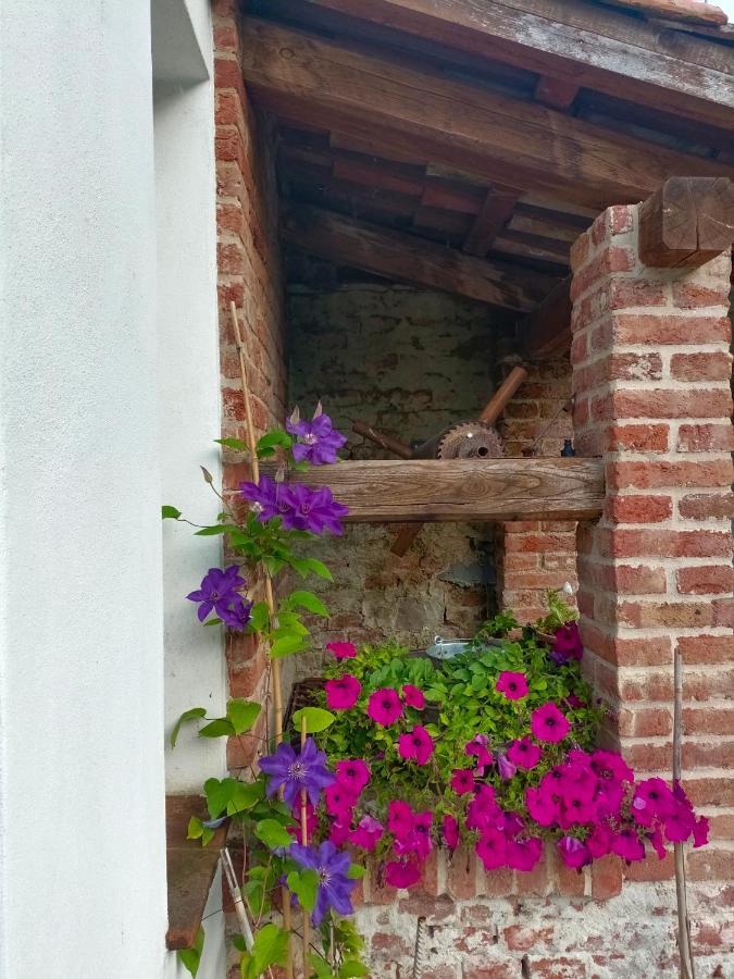 Casa Argantino Appartement Alba  Buitenkant foto